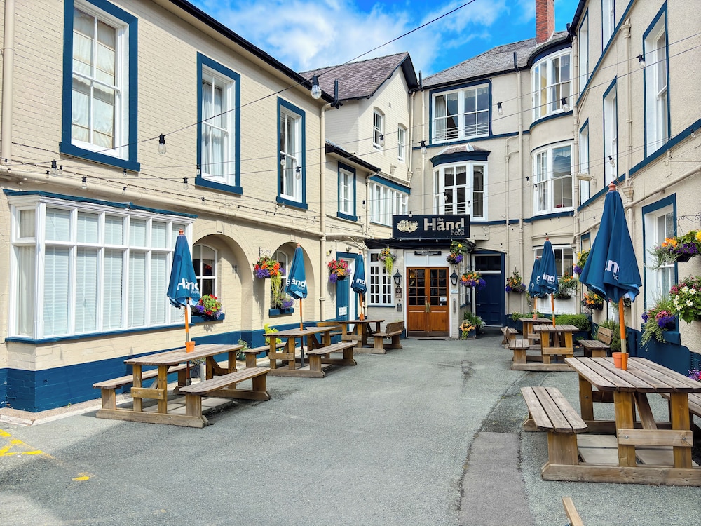 The Hand Hotel 59/69