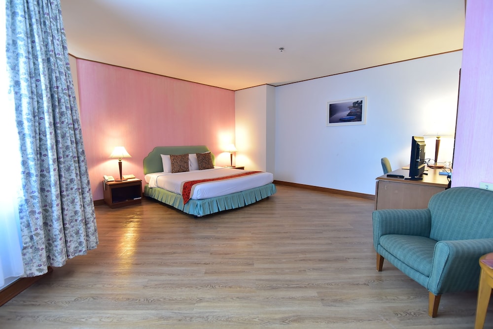 Thumrin Thana Hotel 57/71