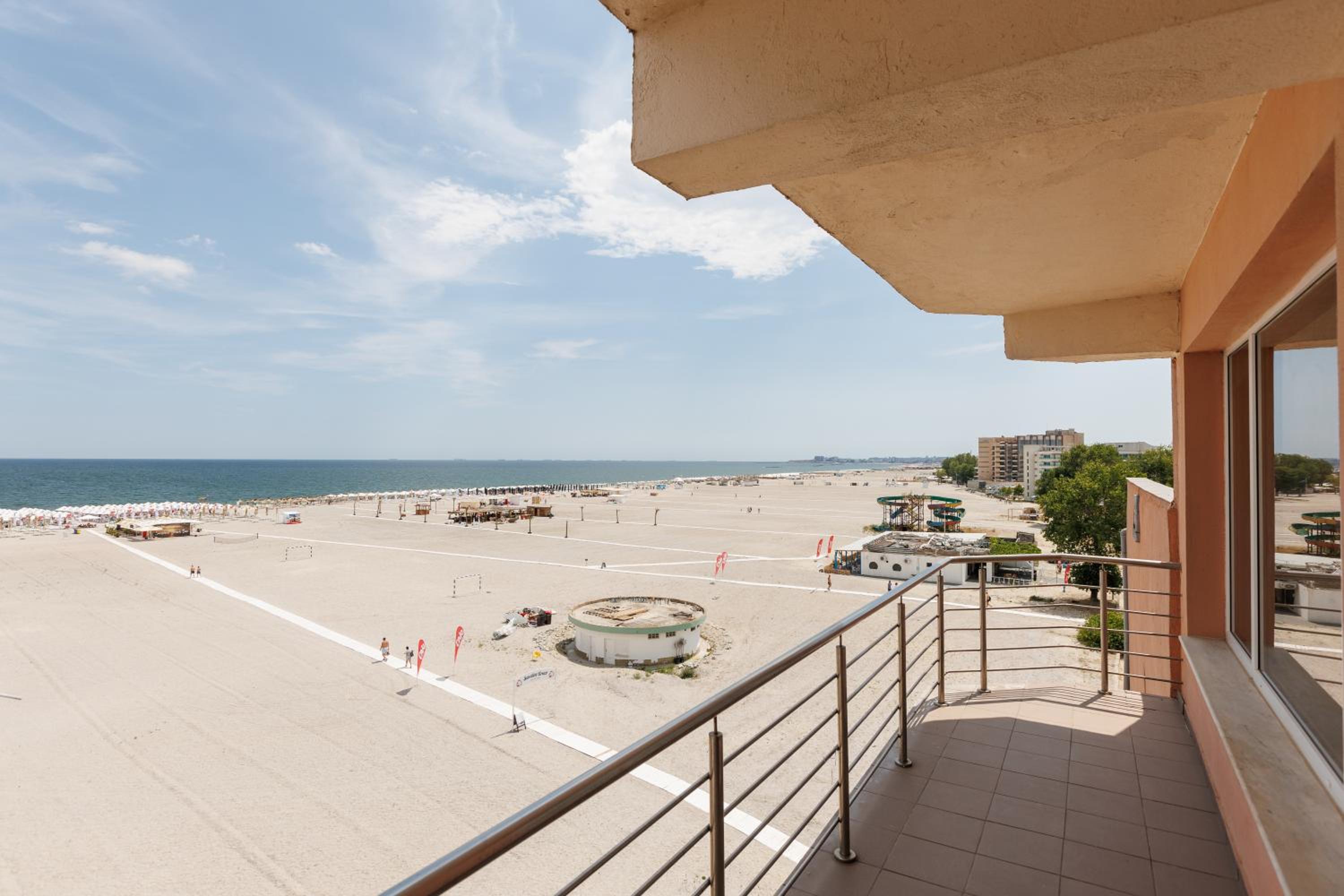 Amiral Hotel 51/55