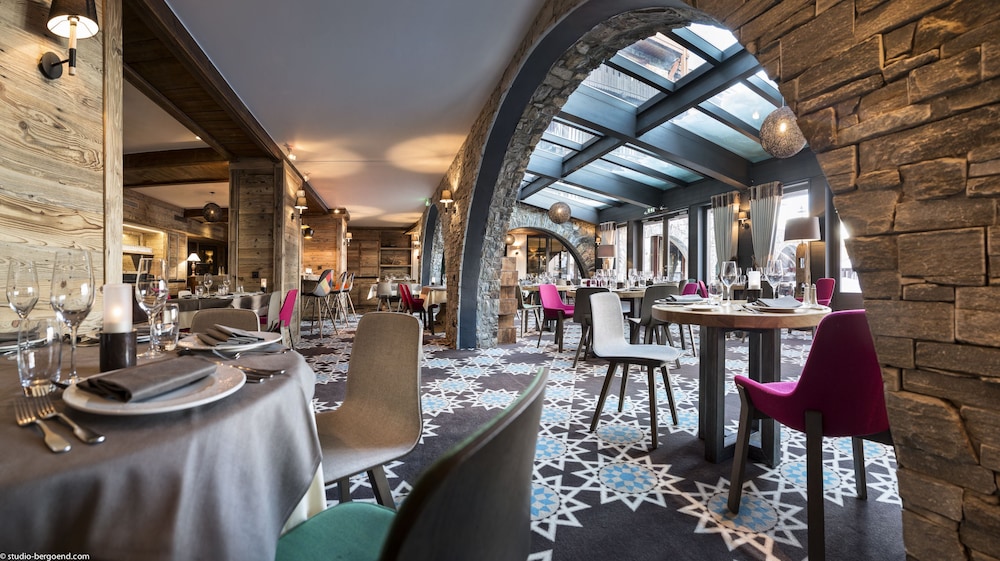 restaurant cafeteria