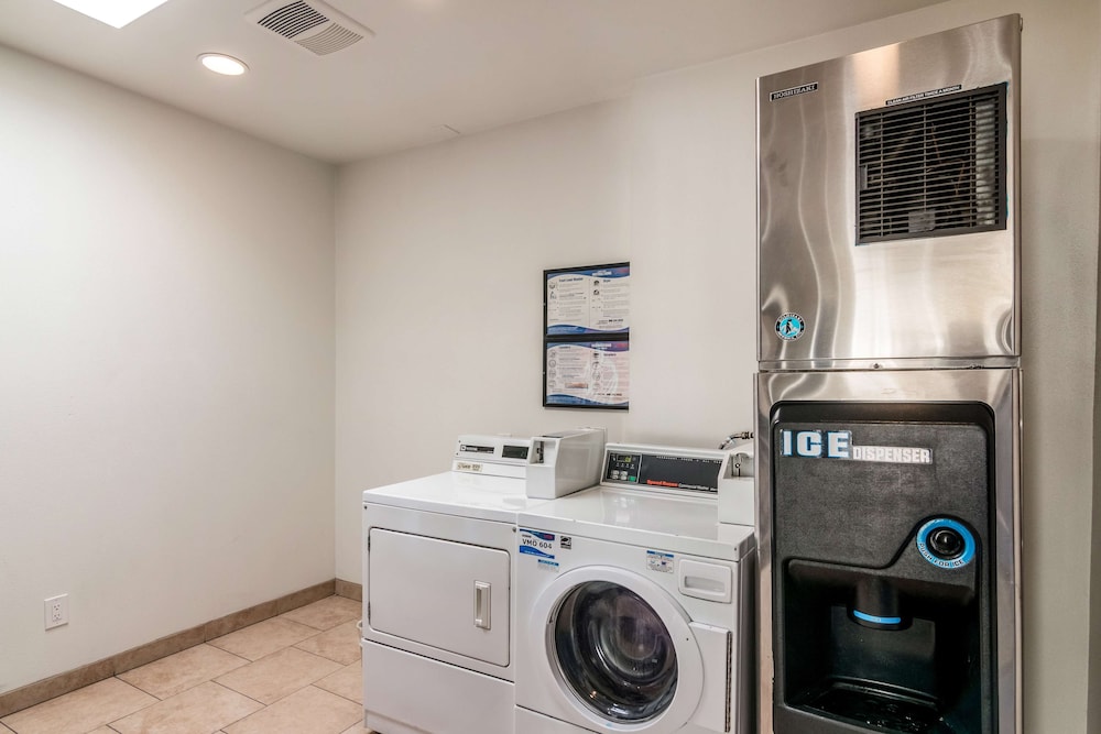 Motel6 Bell Gardens, CA - Los Angeles 27/38