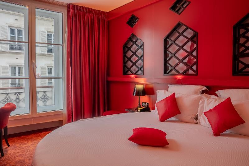 Moulin Rouge, Queen Bed