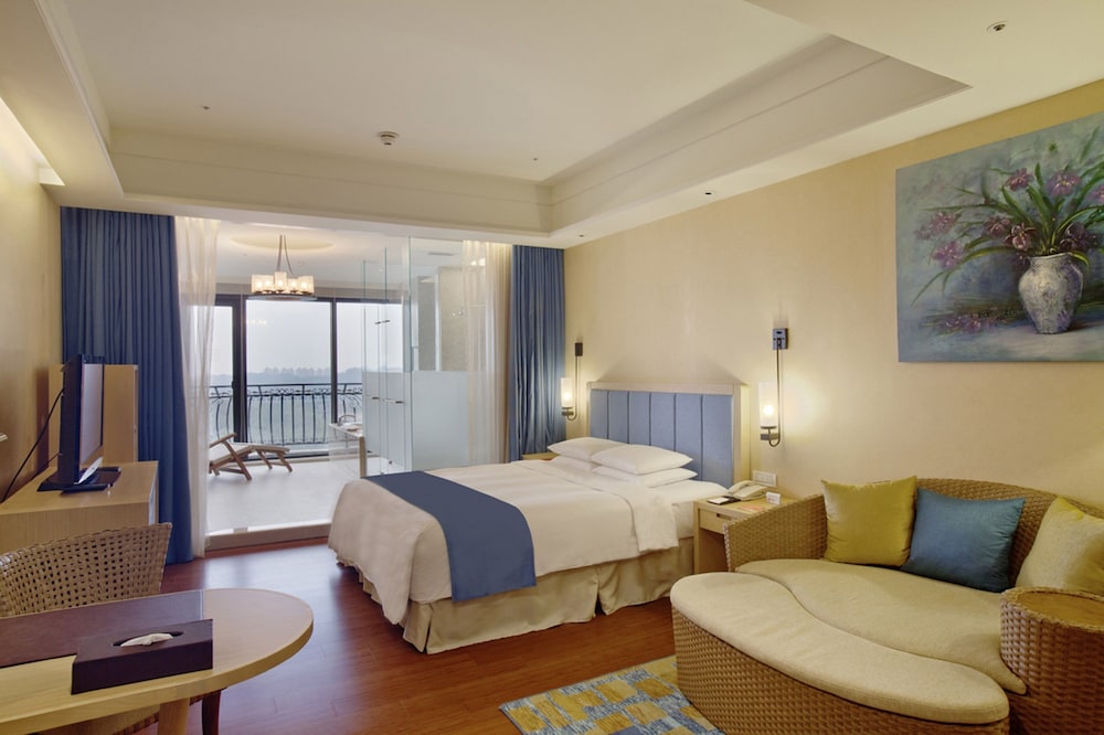 E-Da Royal Hotel 20/66