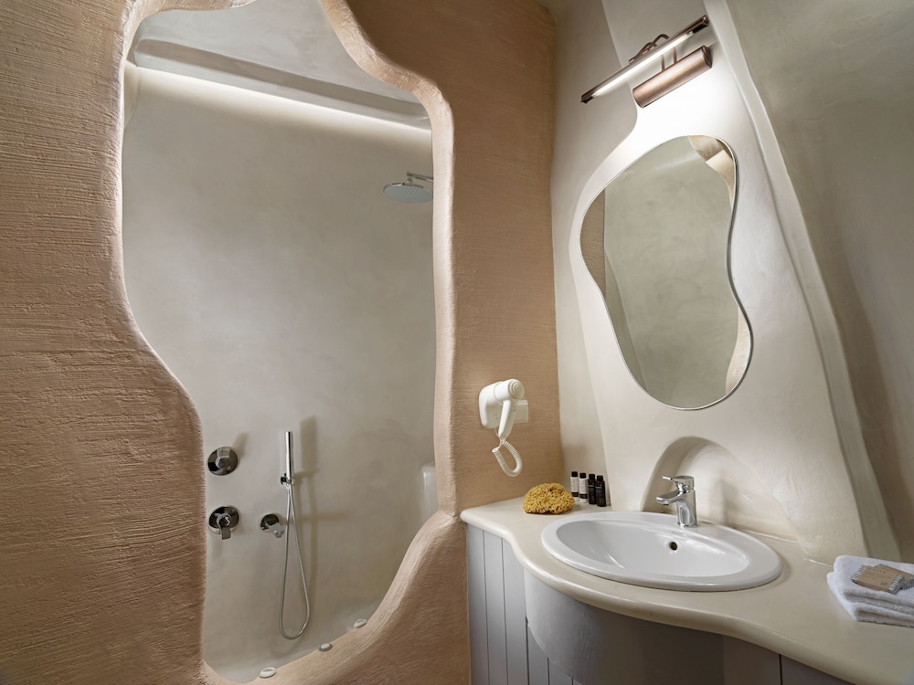 Tholos Resort 56/62