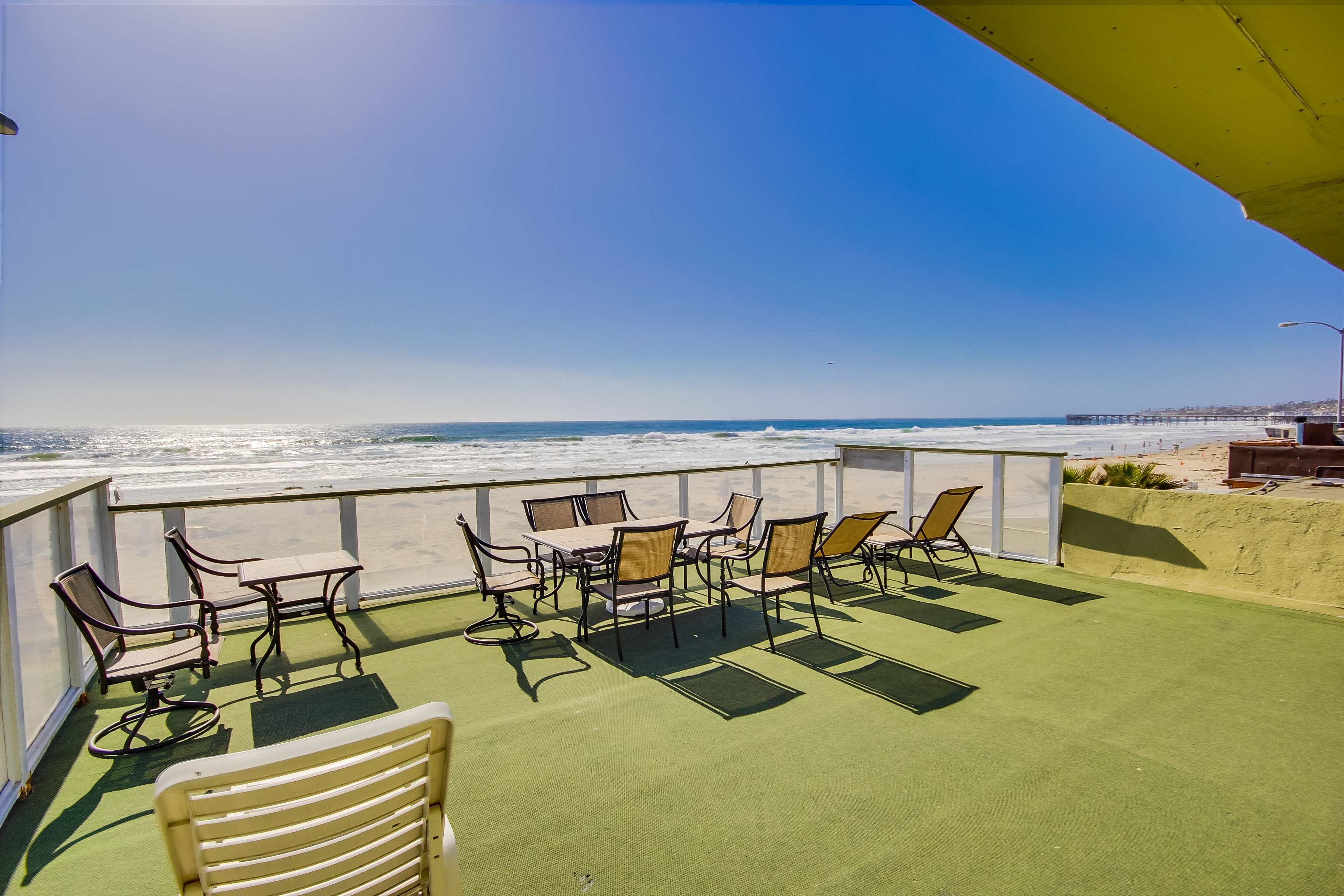Surfer Beach Hotel 56/59