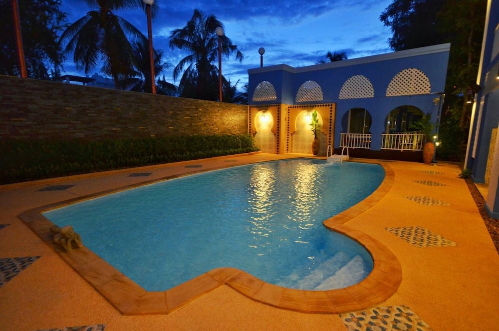 Pearl By The Sea Resort 7/62