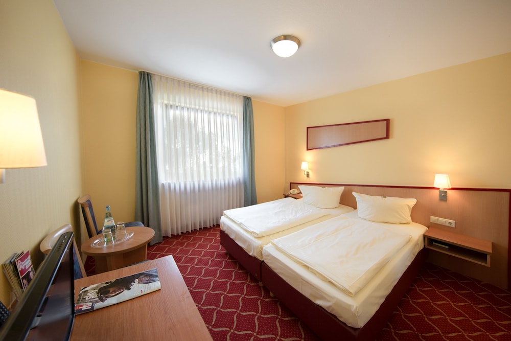 Montana Hotel Nurnberg West 8/28