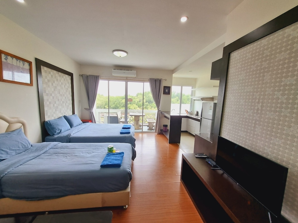 DELUXE, STUDIO, TRIPLE, RIVER VIEW