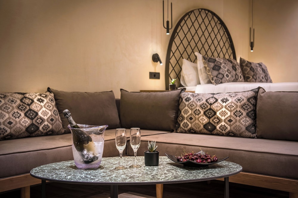 Petousis Hotel & Suites 28/50