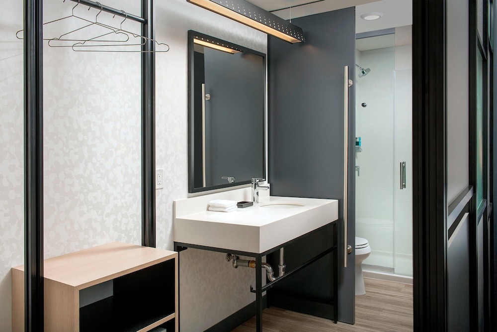 Aloft Dublin-Pleasanton 12/53