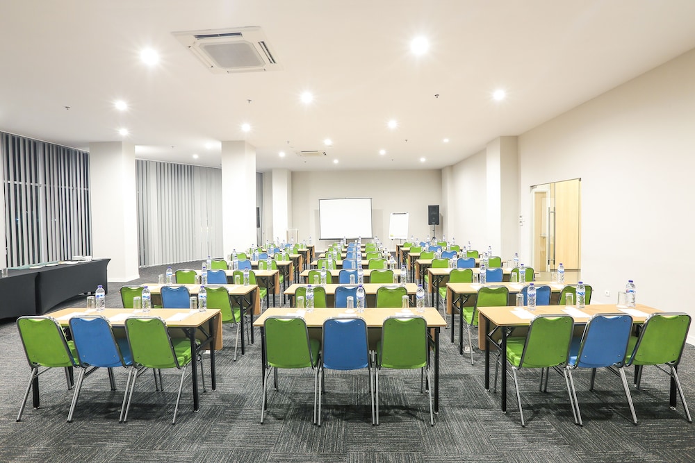 Hotel Citradream Bintaro 47/51