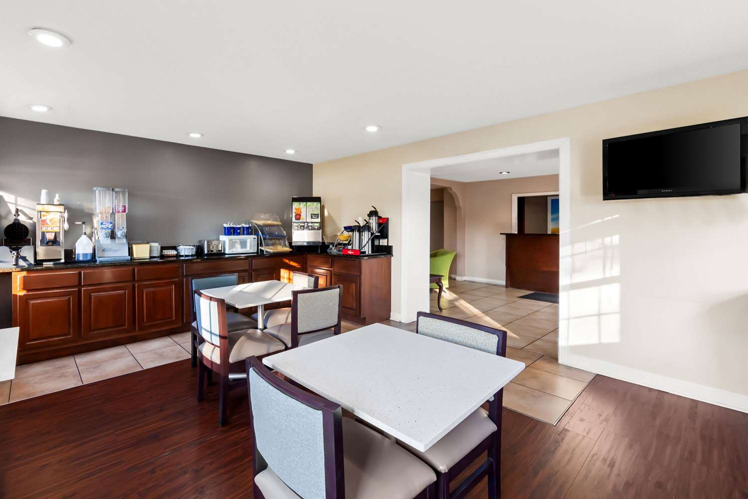 Days Inn By Wyndham Brownsville 16/23