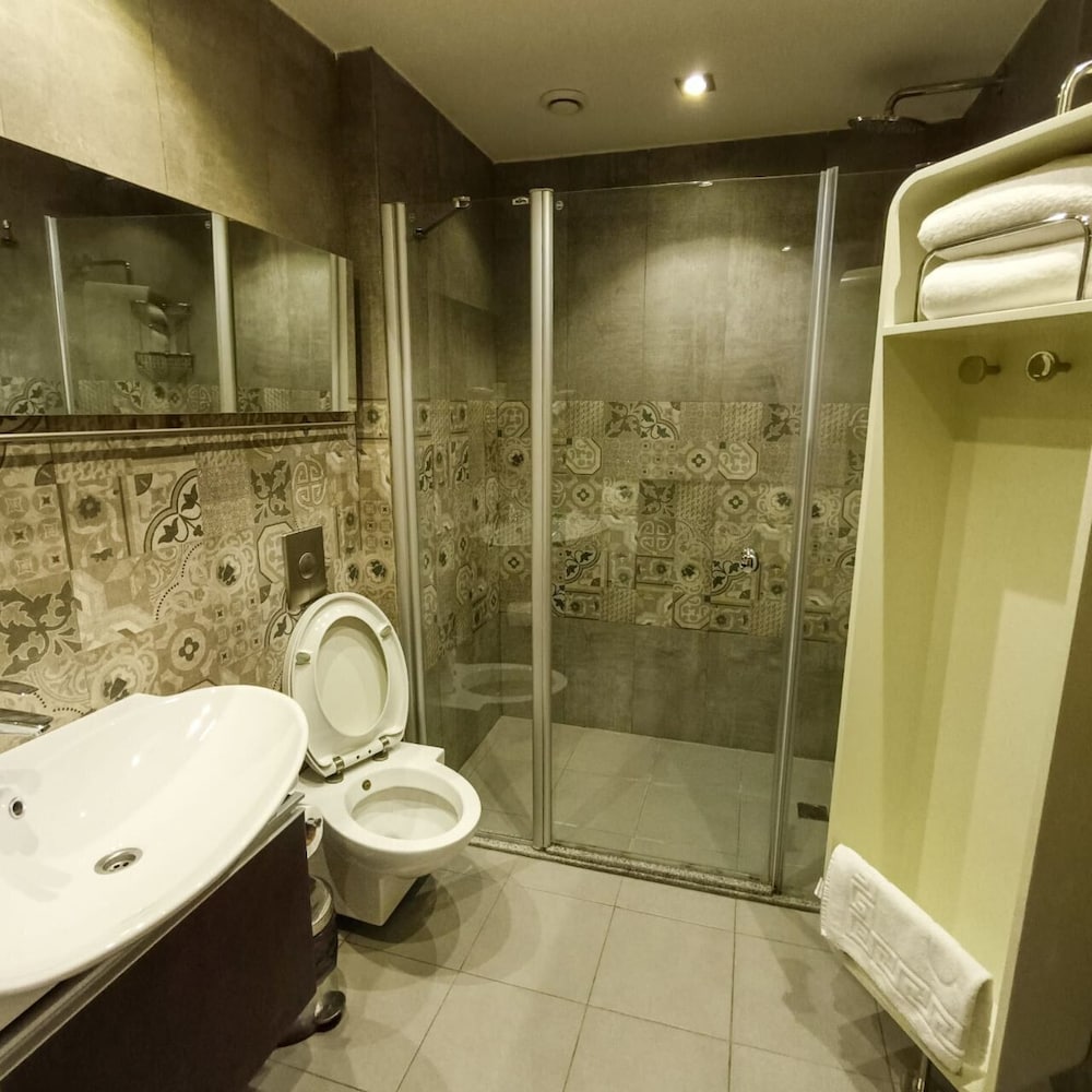 Sultan Inn Boutique 54/56