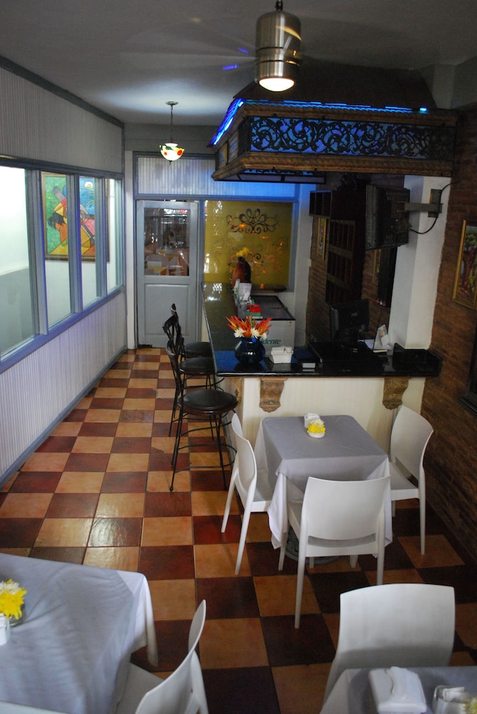 Hotel Platino 56/67