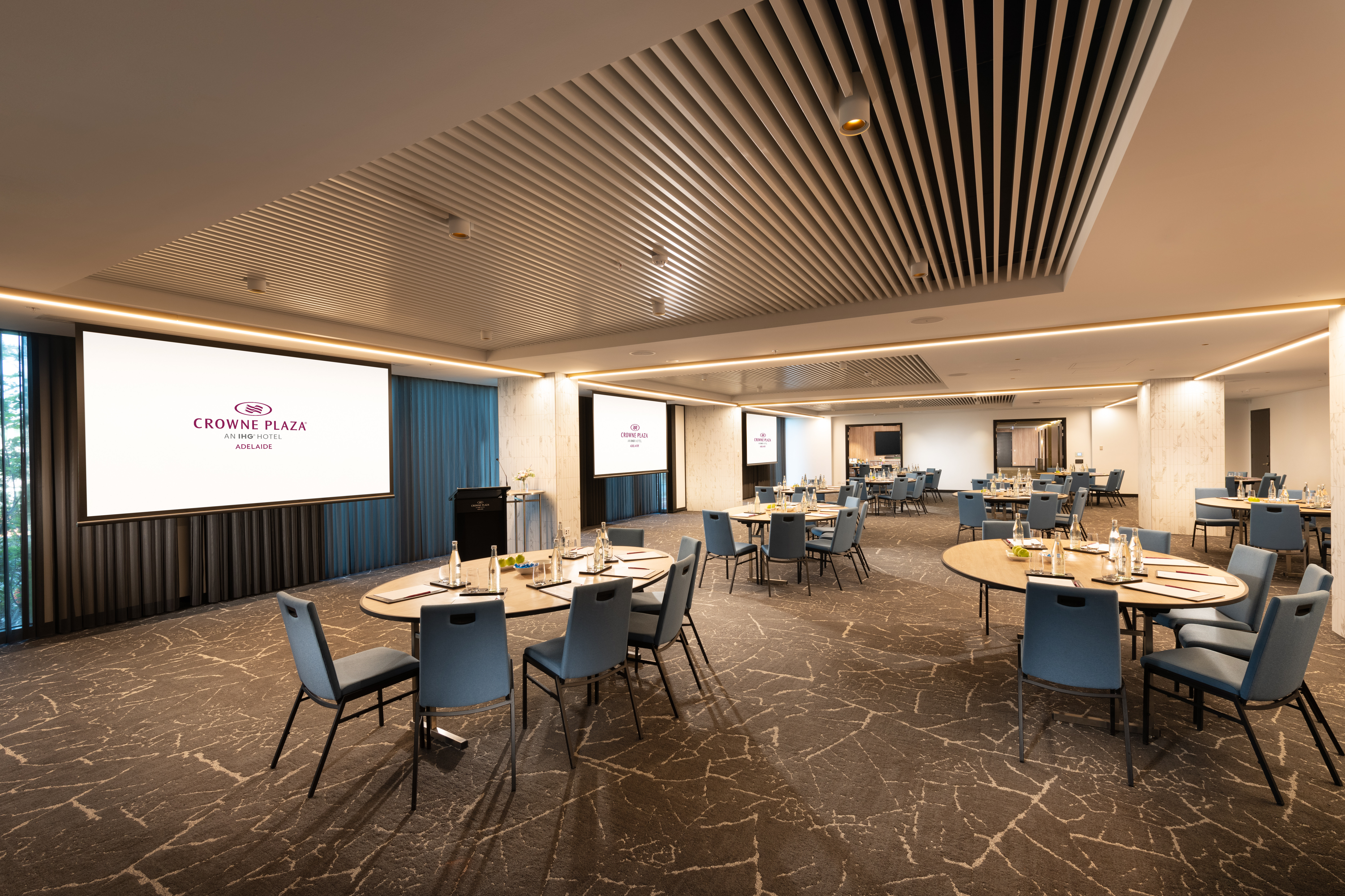 Crowne Plaza Adelaide 69/81