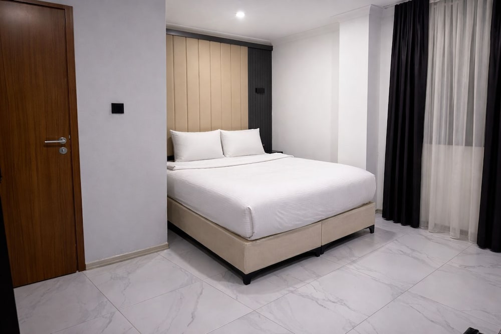 Shelton Airport Otel 25/57