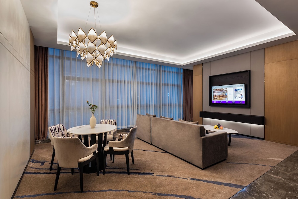 Mercure Shenzhen Pinghu 51/72