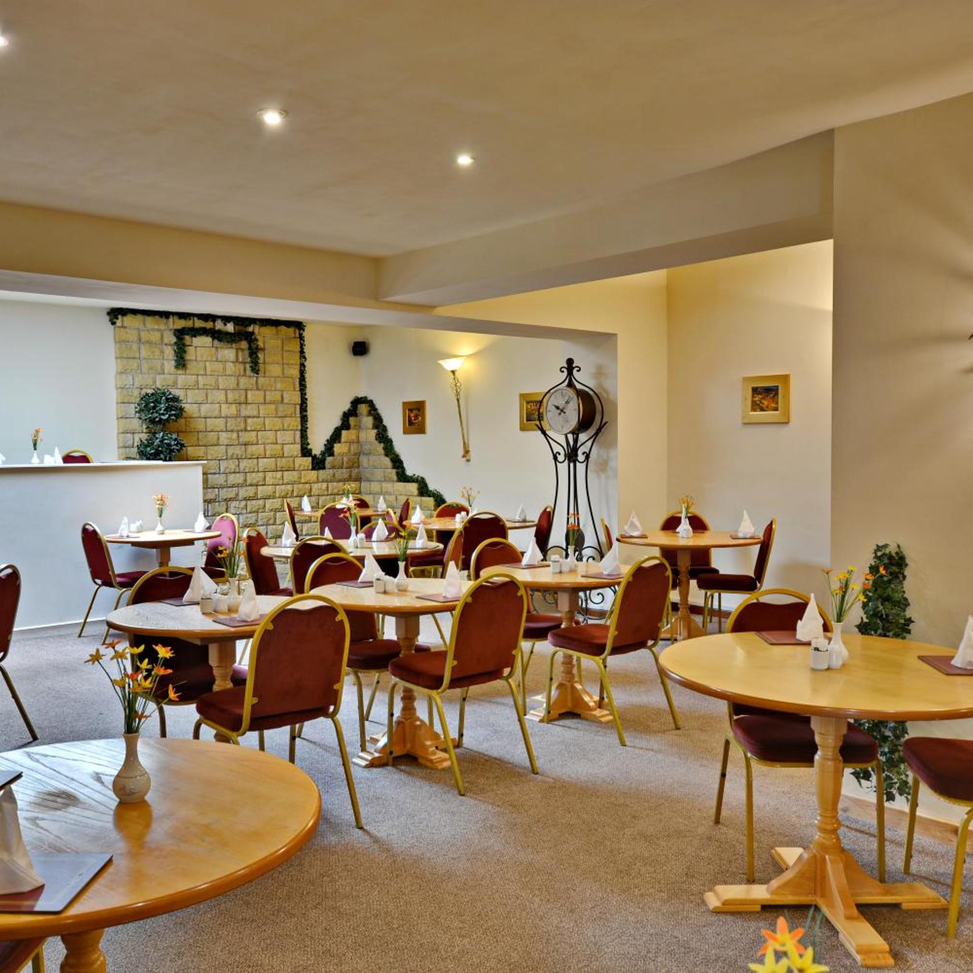 Stuart Hotel 41/54