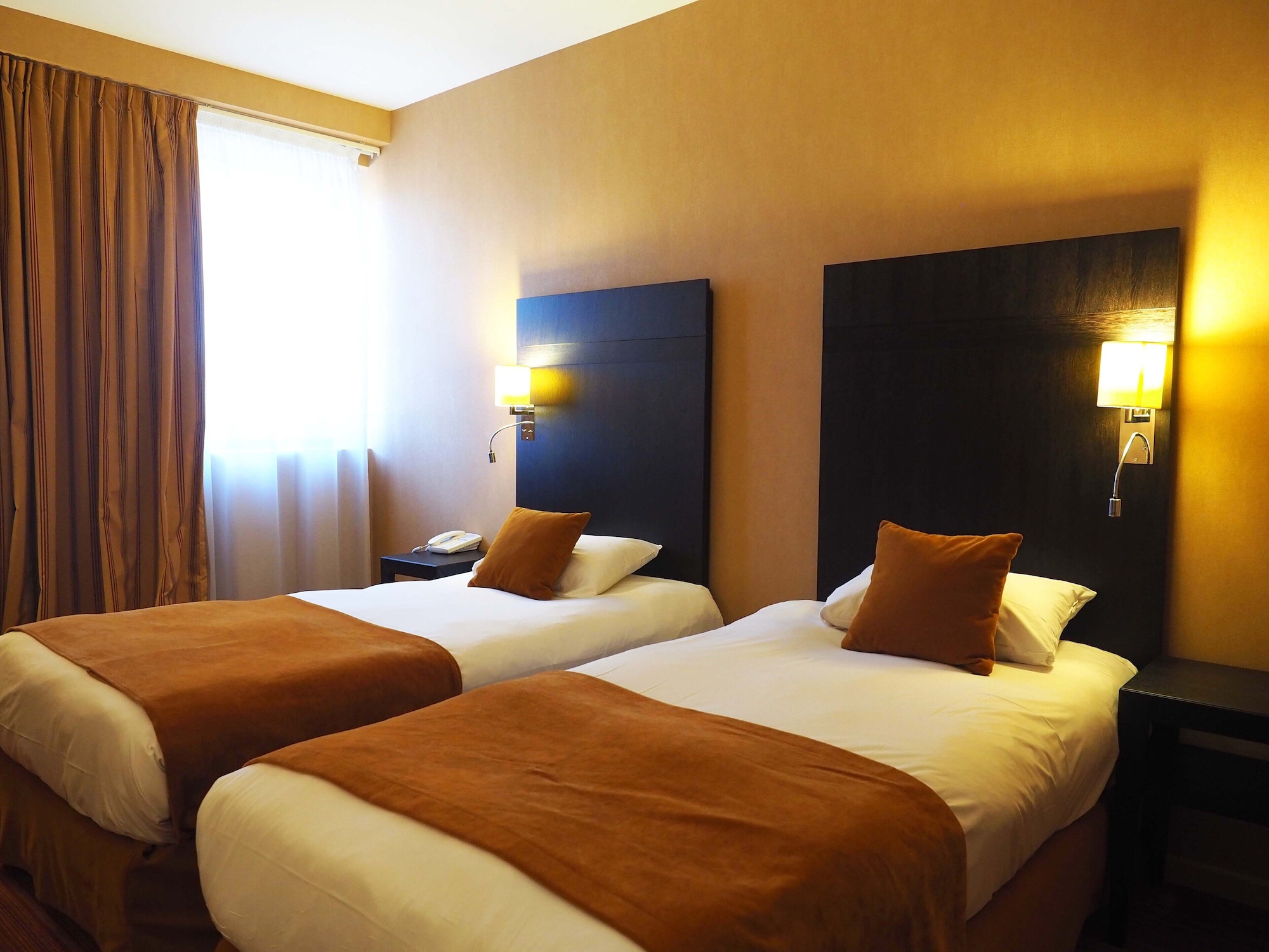 CLASSIC, TWIN BEDS