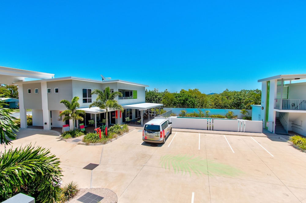 Mackay Oceanside Central Hotel 40/51