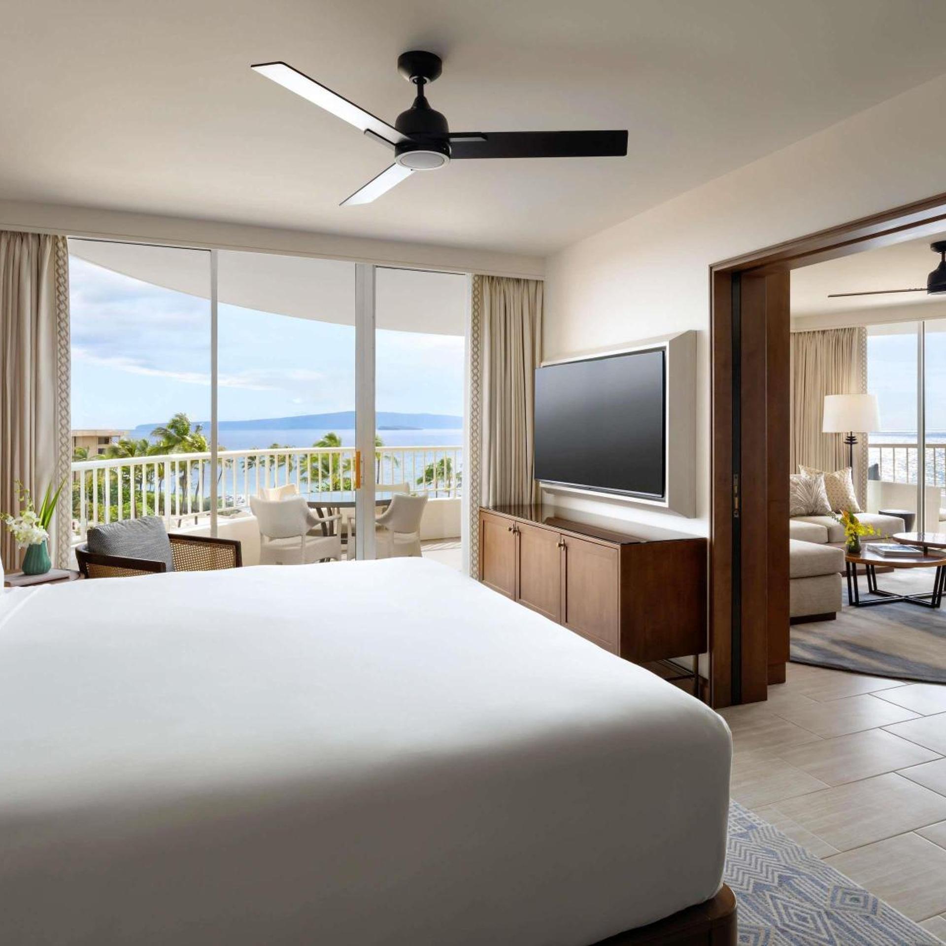 Kilohana, Suite, King Bed, Ocean View, Sofa, Corner