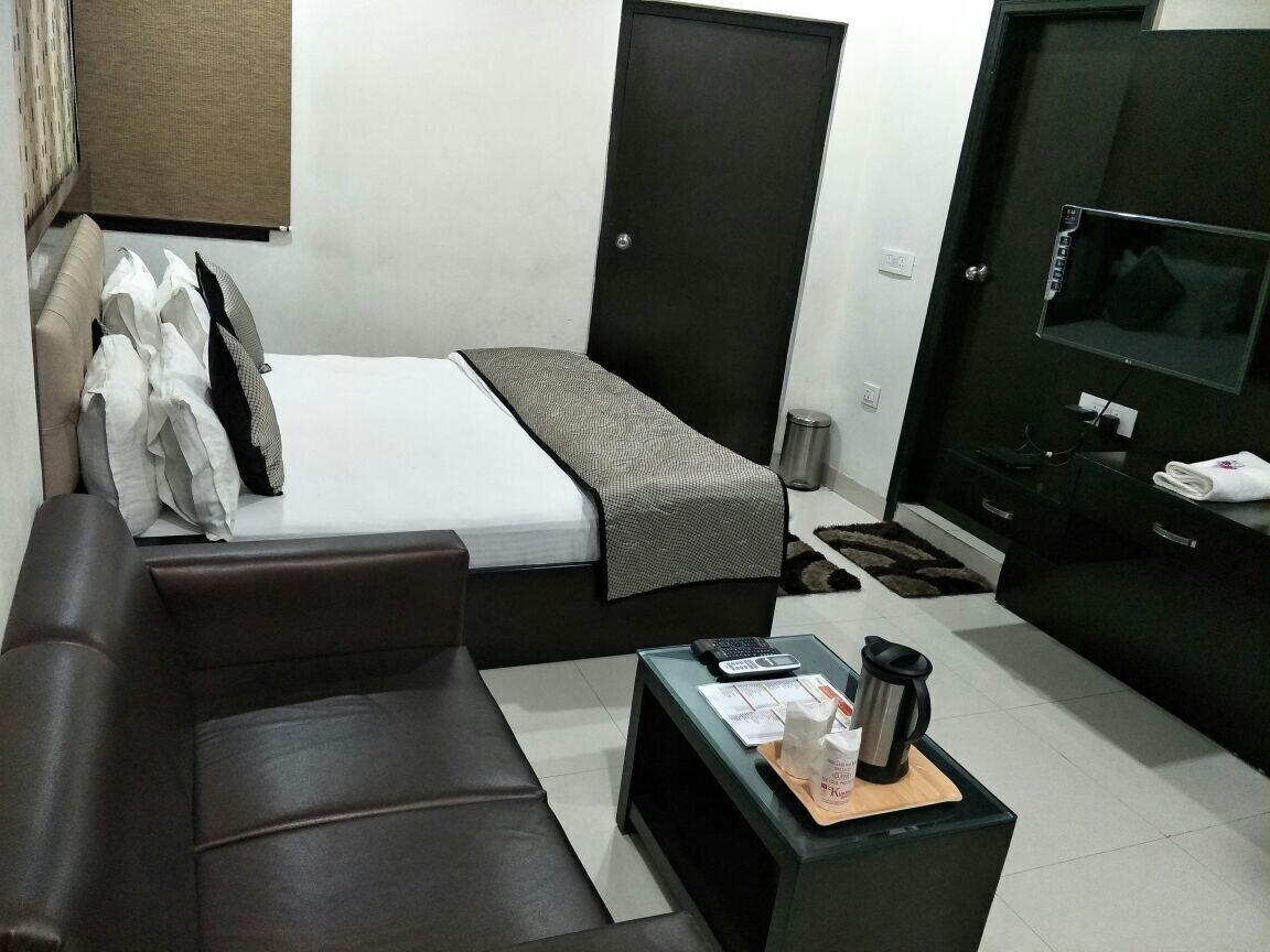 Hotel Mandakini Lush 28/28