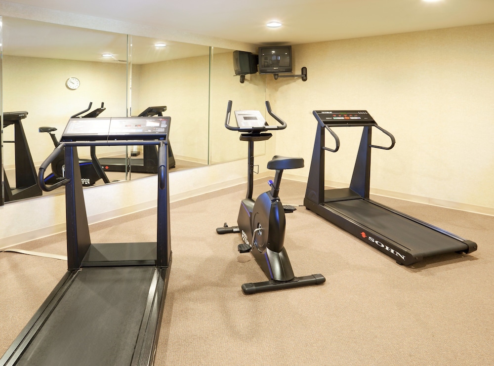 Holiday Inn Express Hotel Suites Kerrville 40/62