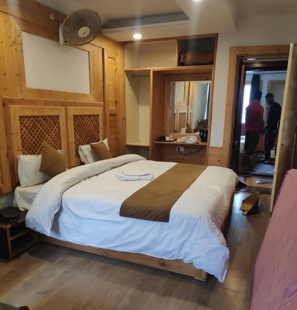 Hotel SADAF 10/45