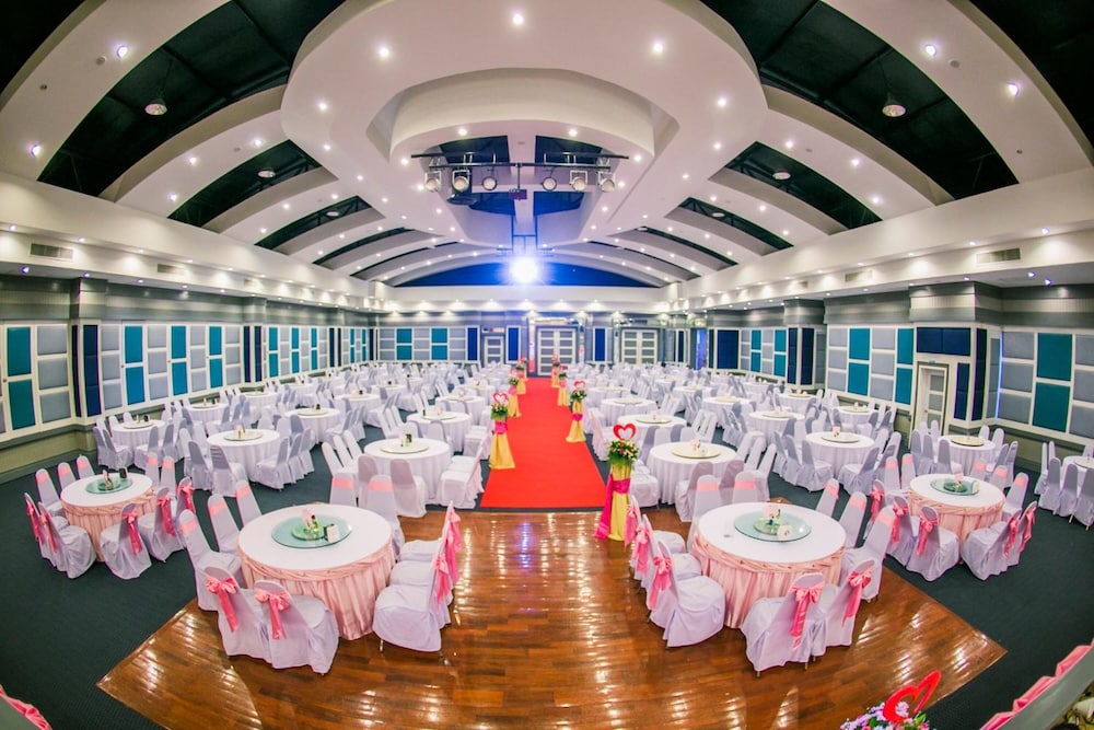 Raya Grand Hotel 33/37