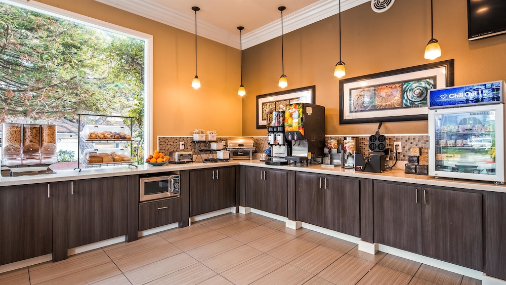 Best Western Carmel S Town House Lodge 11/40