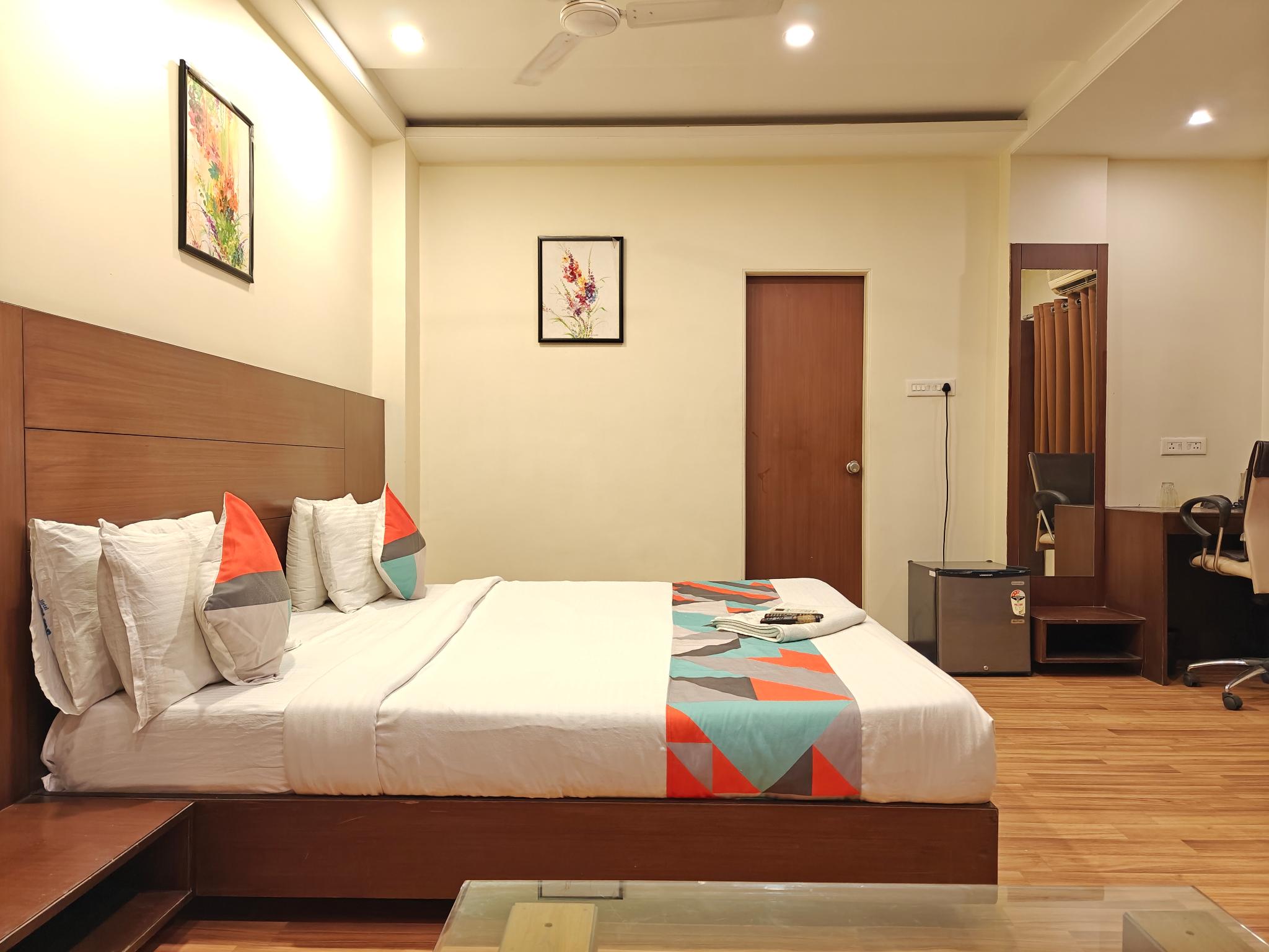 Super, Deluxe, King Bed