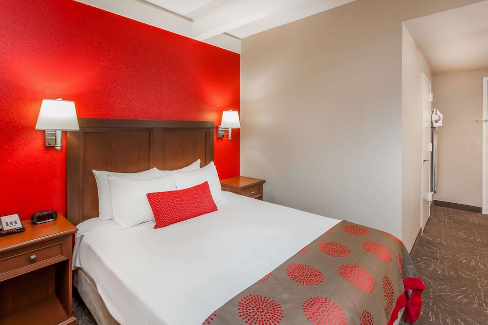 Ramada by Wyndham Hammond Hotel & Conference Center 7/42