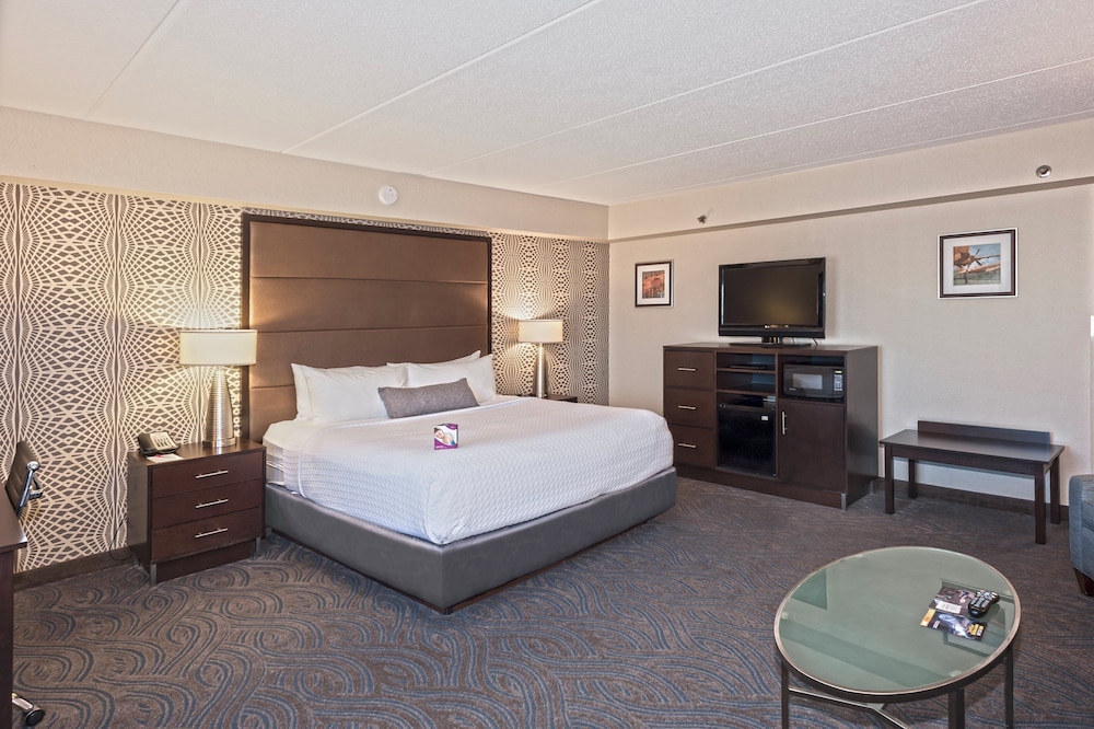 Premium, King Bed, Sofa