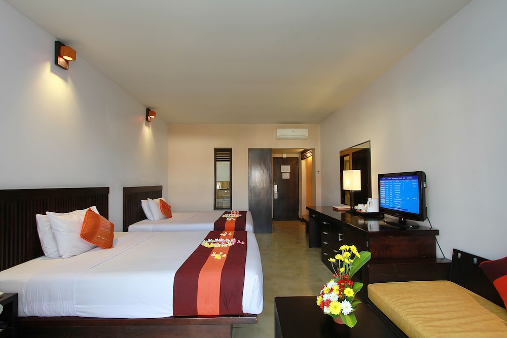 The Lokha Legian Resort and Spa 30/75