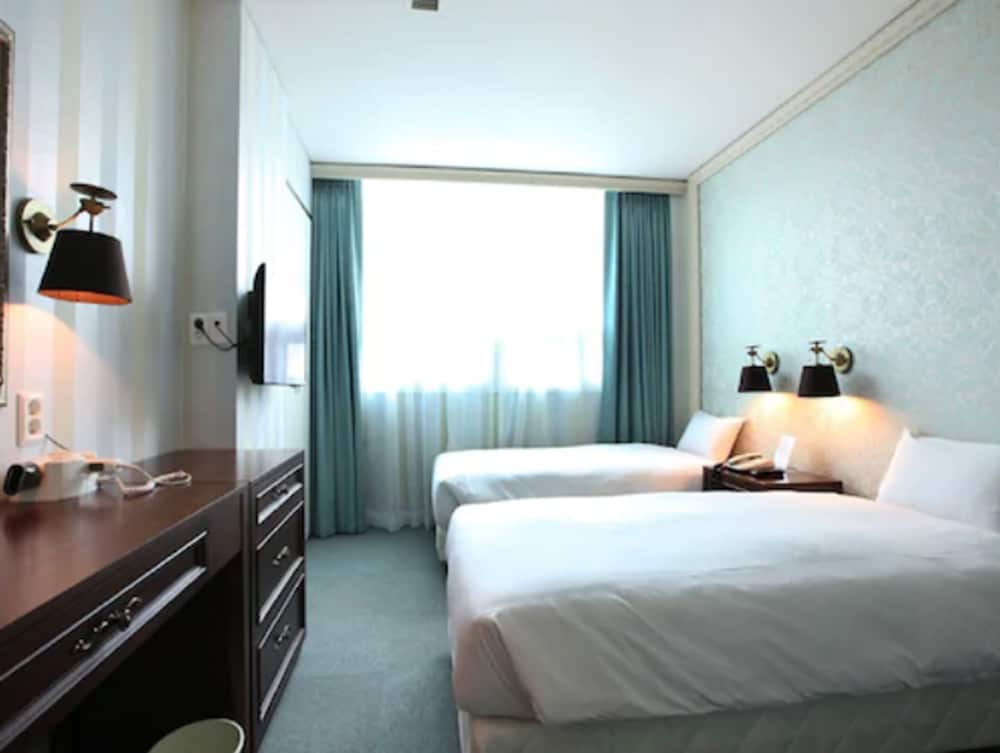 Central Tourist Hotel 20/41