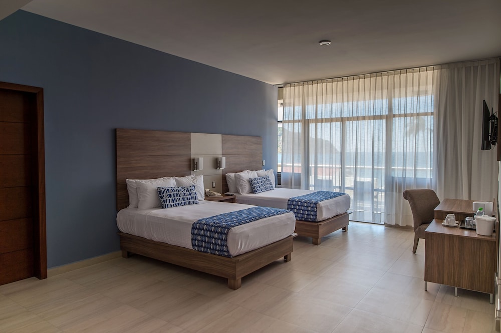 STANDARD, 2 DOUBLE BEDS, SEA VIEW