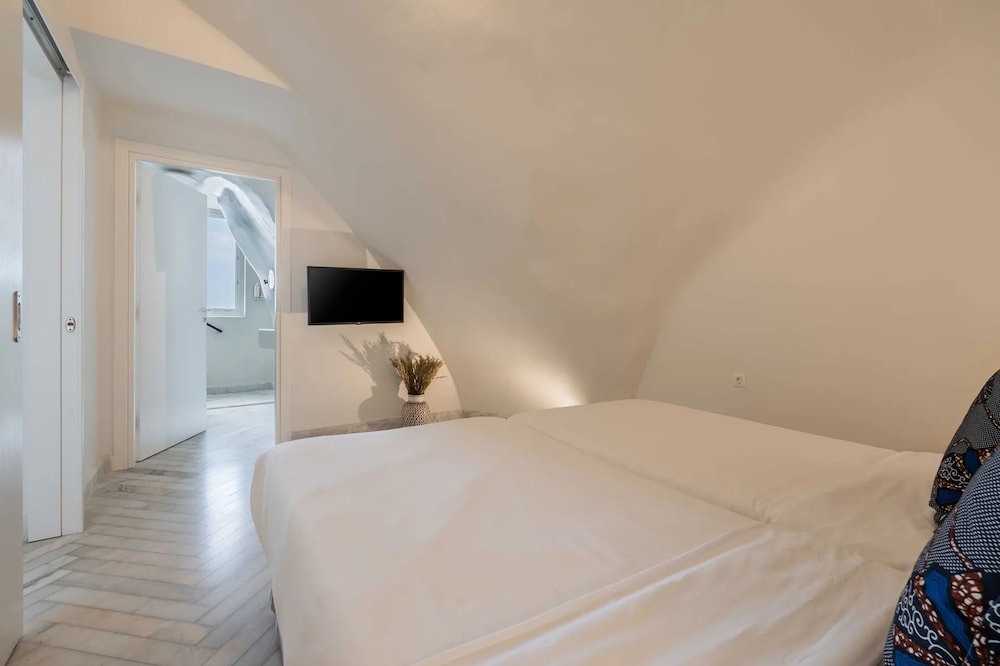Mini, Suite, 2 Queen Beds, Caldera View, Sofa, Plunge Pool