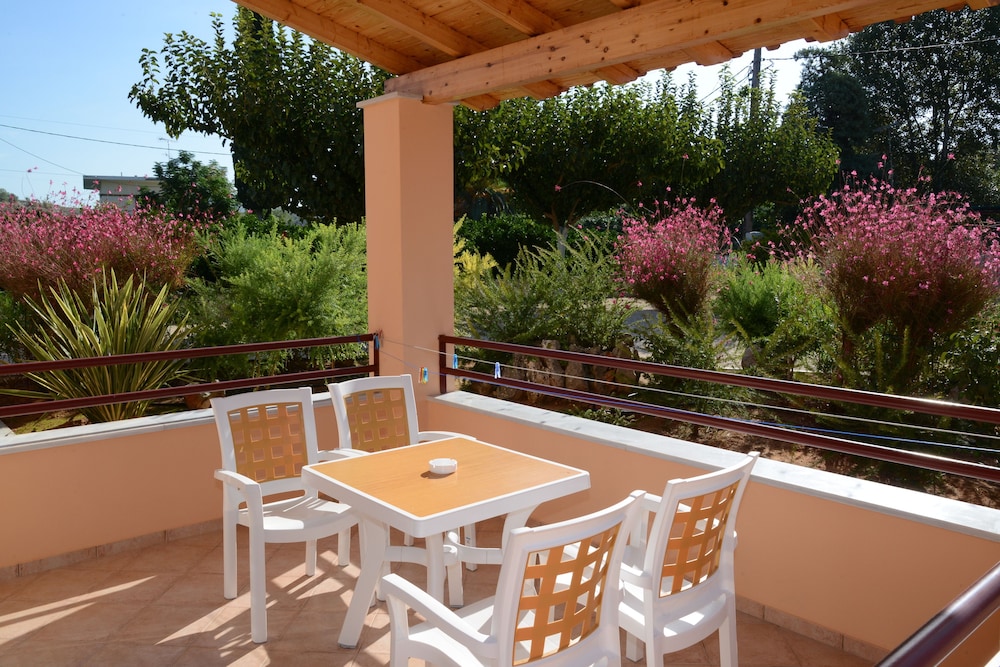 Marias Filoxenia Suites 36/50