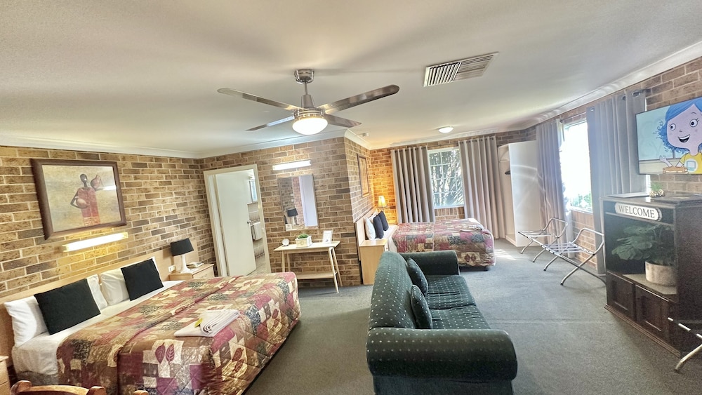 Golden Grain Motor Inn 22/62