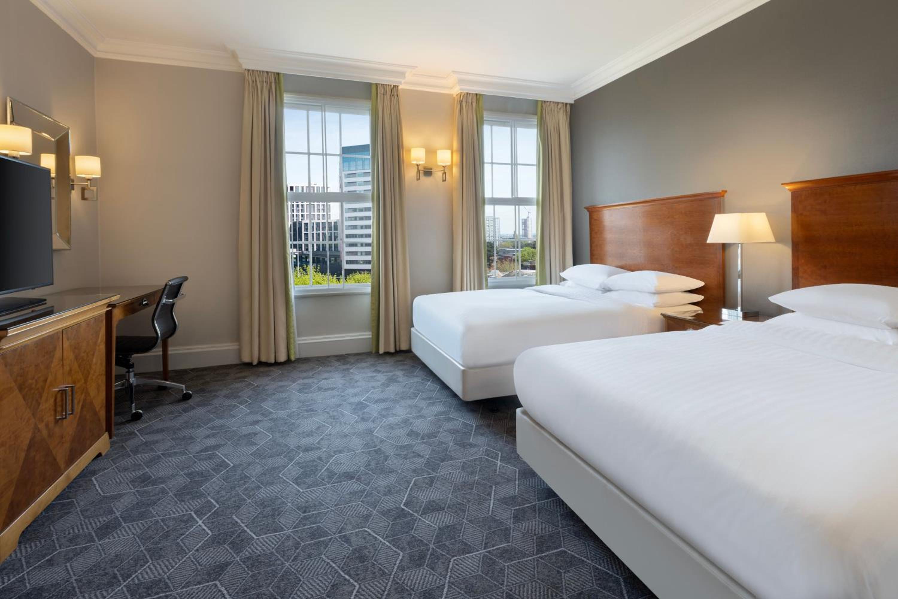 Deluxe, 2 Double Beds