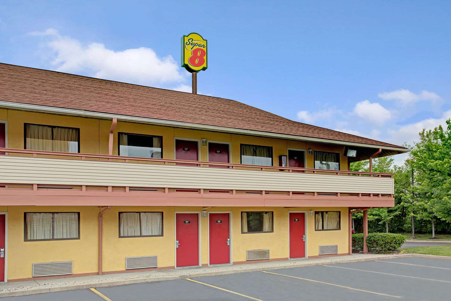 Super 8 by Wyndham Cincinnati/Springdale OH 2/17