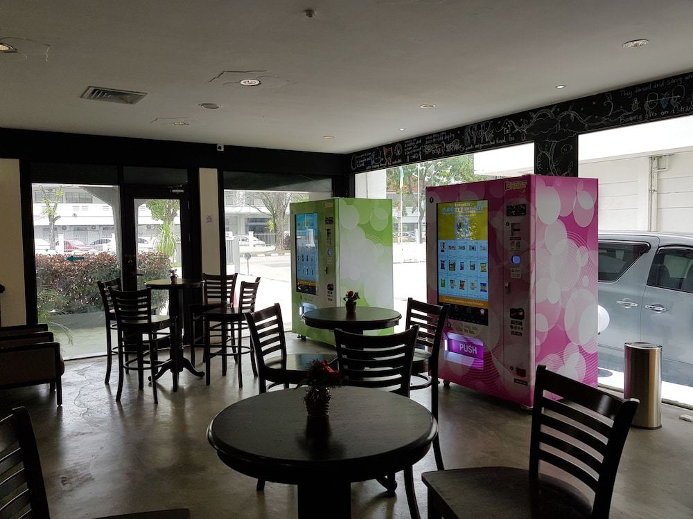 GARDEN INN 27/38