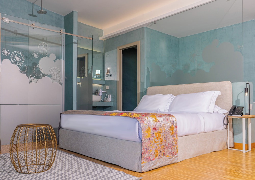 Hotel Vlora Priam, Affiliated by Melia 35/65