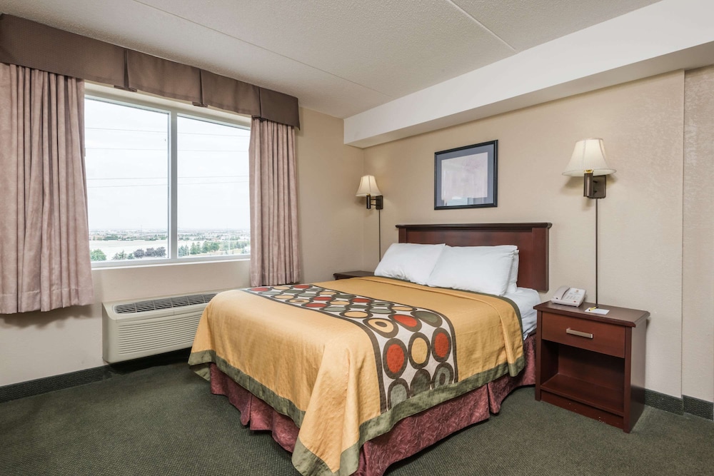 Super 8 By Wyndham Mississauga 9/22
