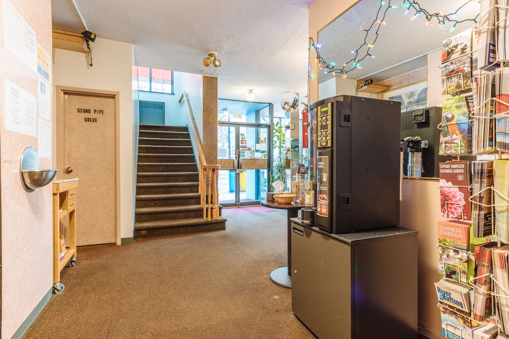 English Bay Hotel 29/62