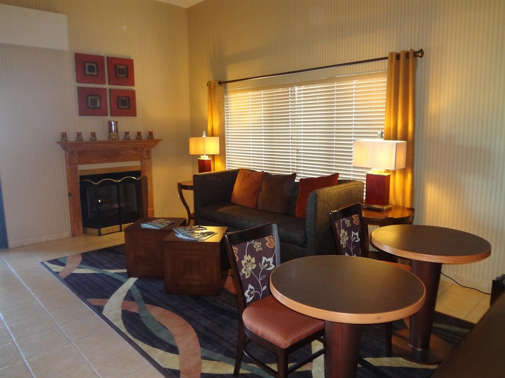 Best Western Plus Woodland Hills Hotel Suites 26/30