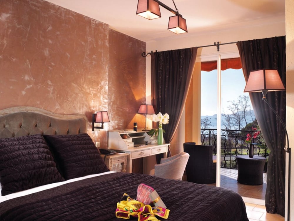 Hôtel De La Fossette 20/40