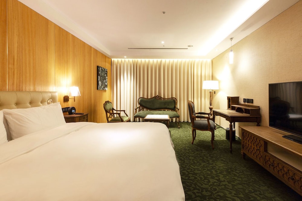 Inhouse Hotel Grand 15/65