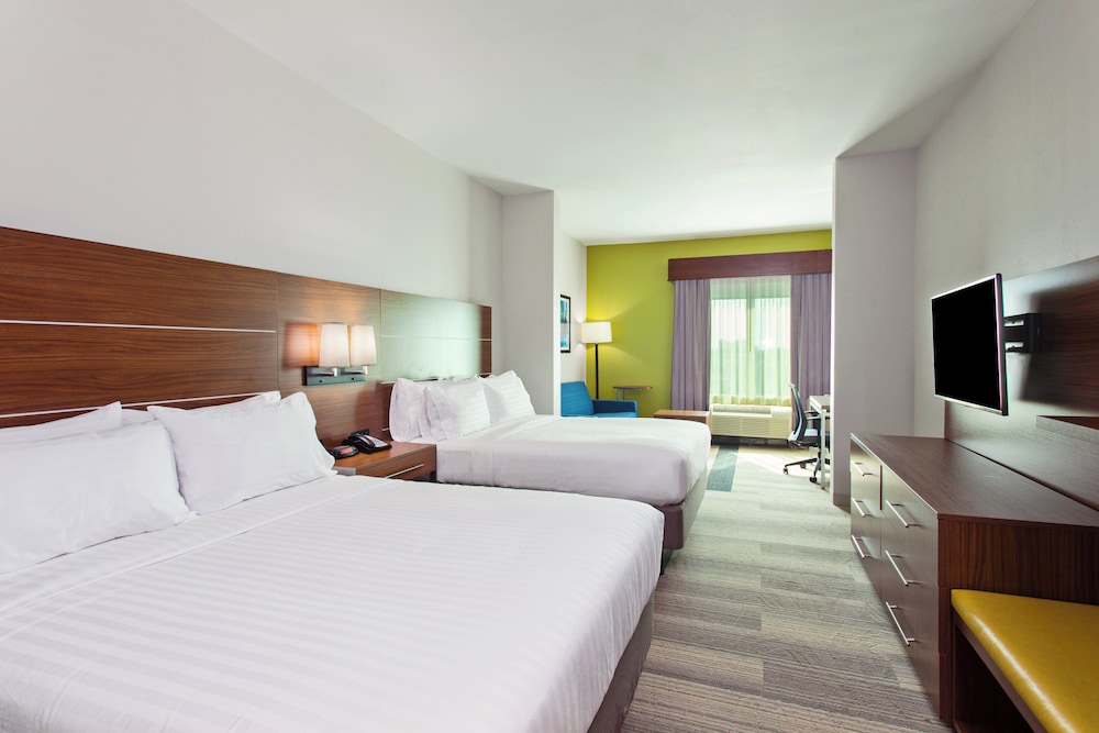 Suite, King Bed, Accessible