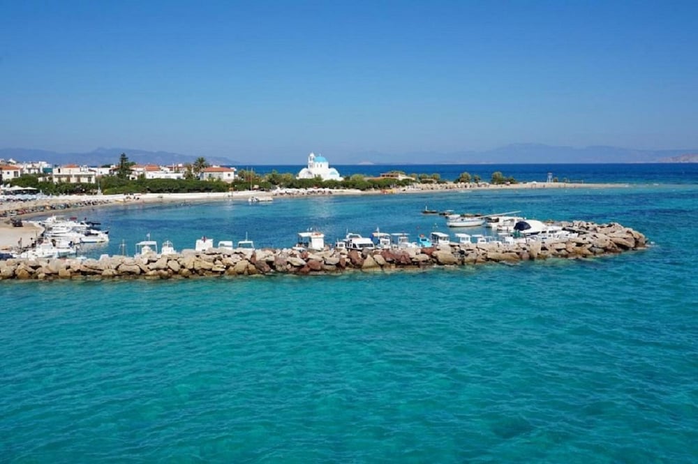 Saronis Hotel 40/50